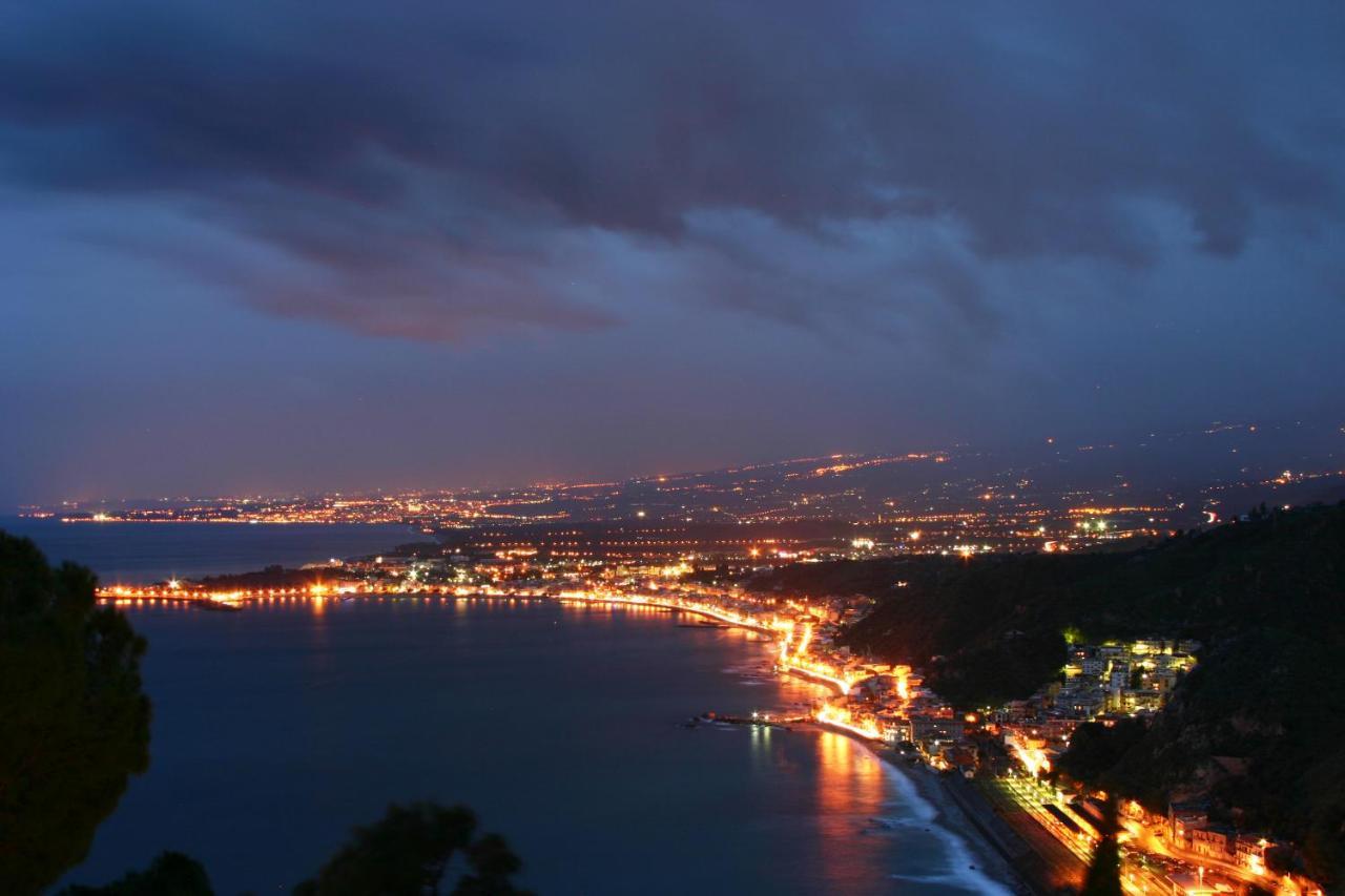 Casa Capri Giardini Naxos Exterior foto
